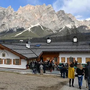 Jaegerhaus , Cortina dʼAmpezzo Itálie