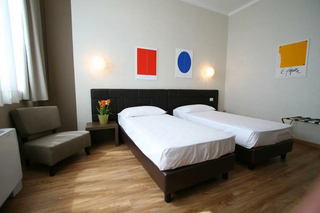 Hotel Oro Blu Milano 4*,